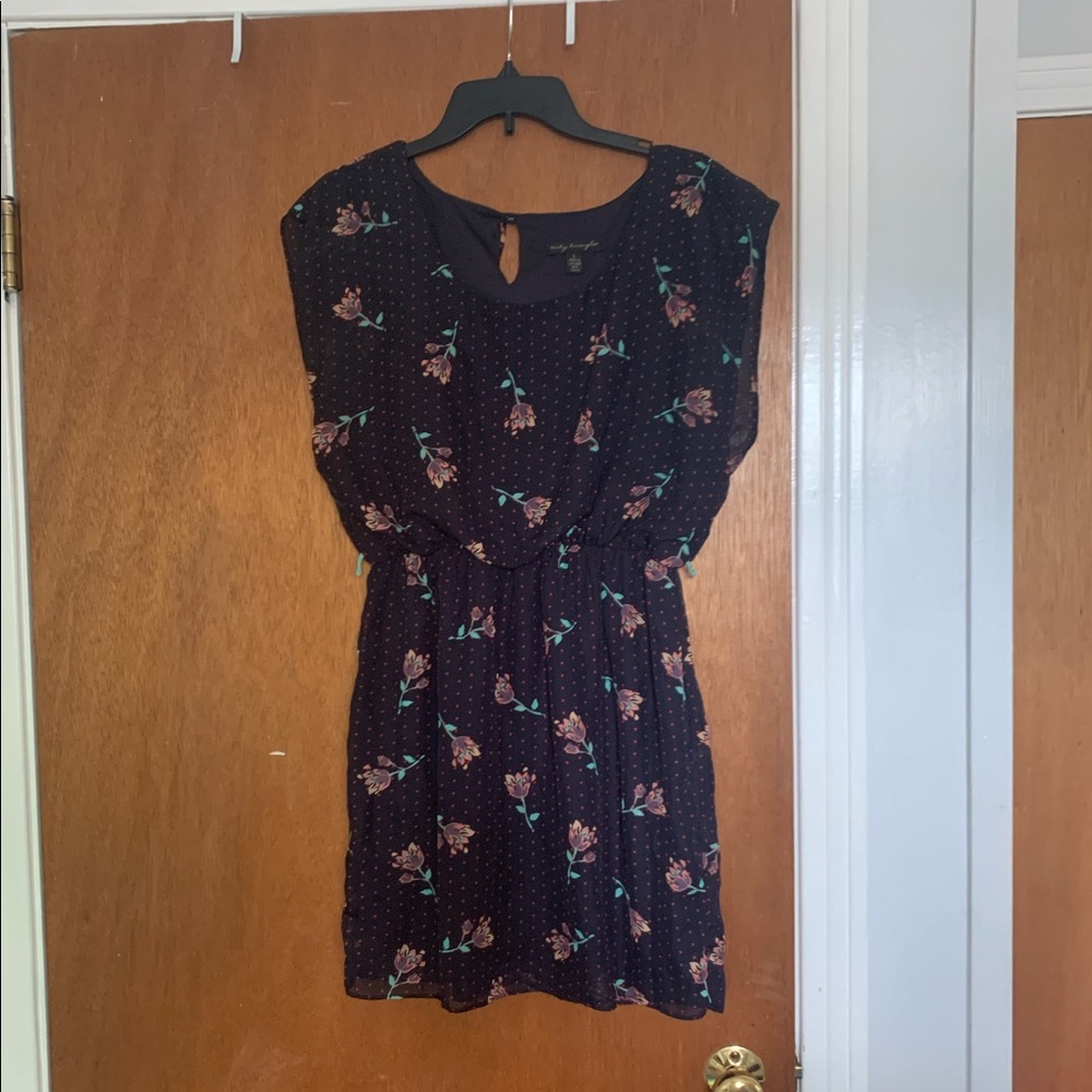 Junior’s Lg. Navy sun dress.